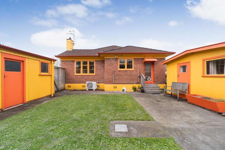 121 Savage Crescent West End_13