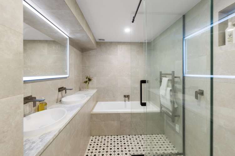 97 Scenic Drive Titirangi_21