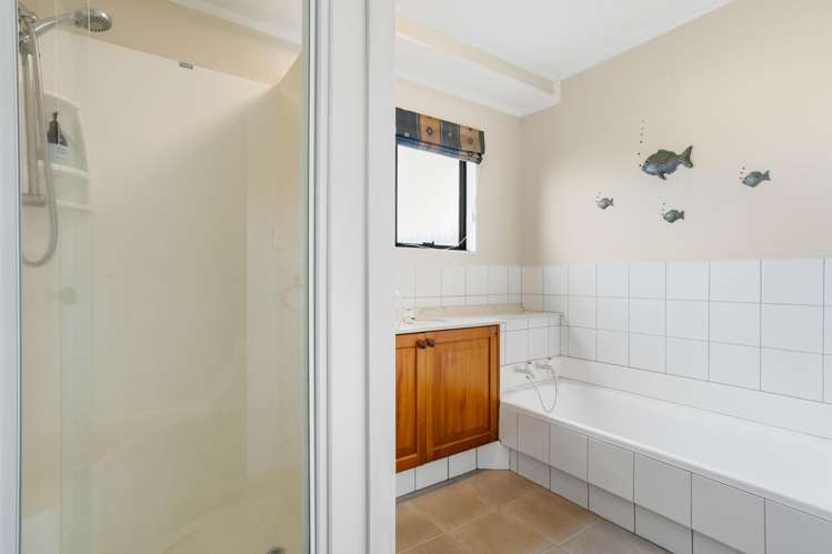 135 Everitt Crescent Whangamata_16