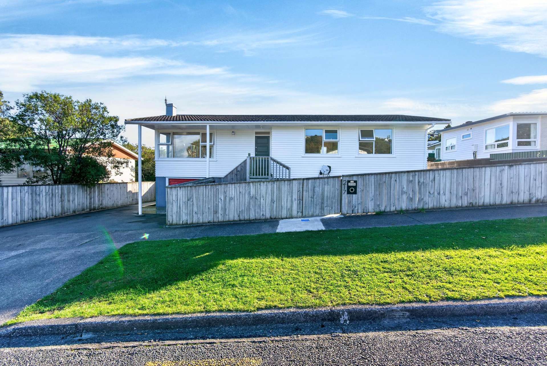 217 Dowse Drive Maungaraki_0