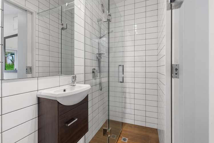 2/35 Huron Street Takapuna_24