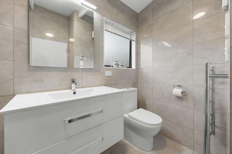 5 Kearney Place Massey_15