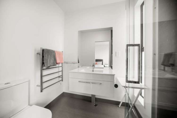 23/82 East Coast Road Milford_9