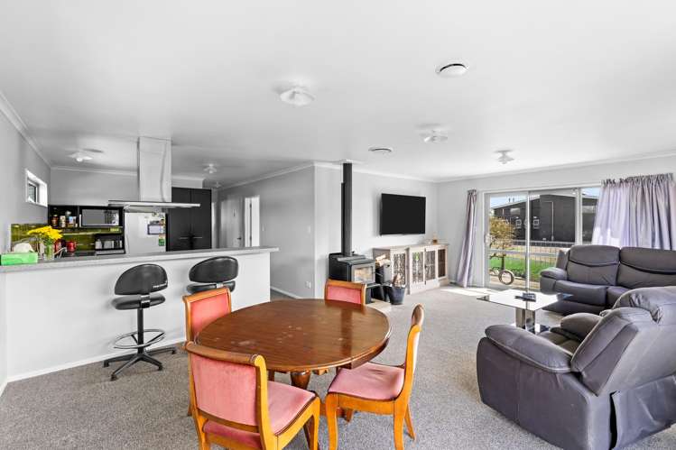 33 Lower High Street Marton_13