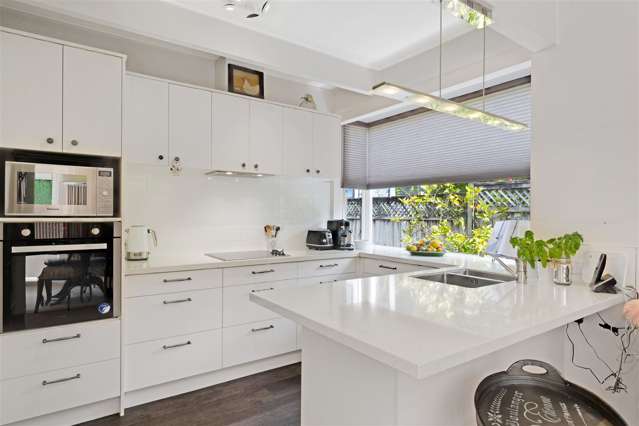 4/252 Hurstmere Road Takapuna_3