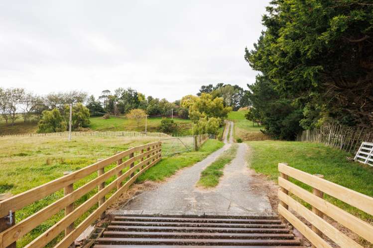 815 Reid Line East_2