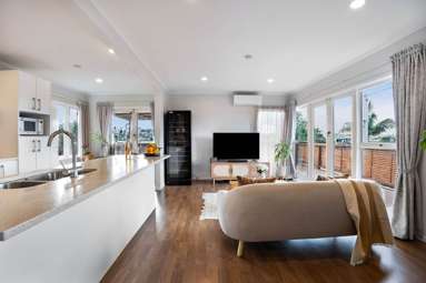 1/227 Wairau Road_4