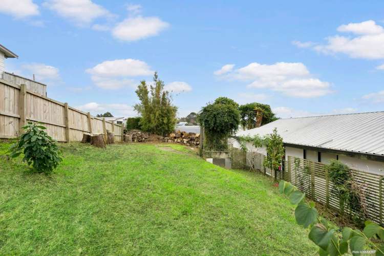 46 Maywood Crescent Glen Eden_16