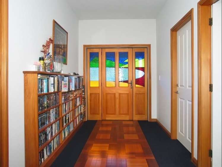 1 Whitford Brown Avenue Papakowhai_1