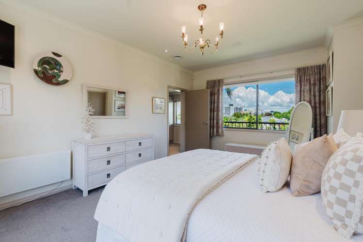 136 Lake Crescent Hamilton Lake_13