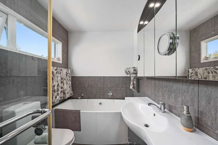 84a Victoria Road Devonport_13