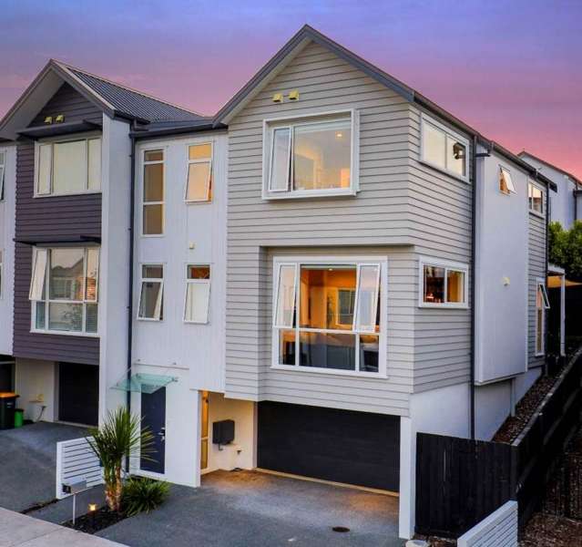 Stunning multi level property in central Millw...