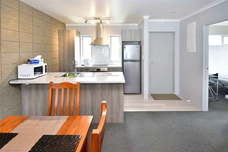 3/925 Whangaparaoa Road Manly_6