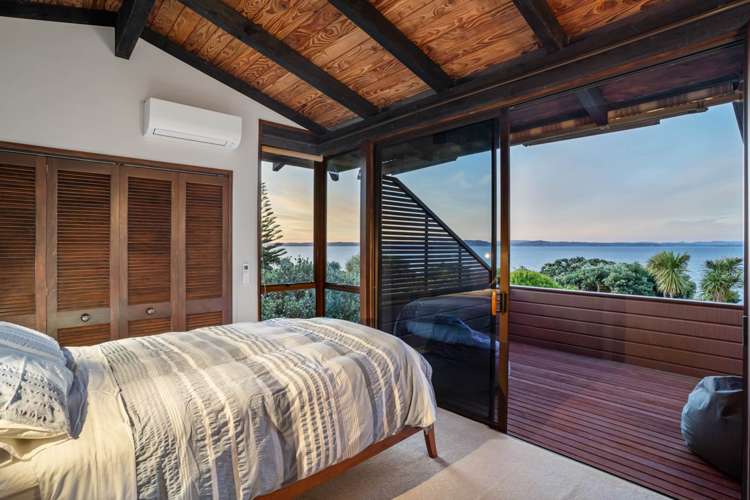 60 Pacific Parade Army Bay_32