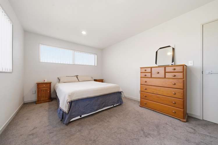 8 Moville Drive Flat Bush_12