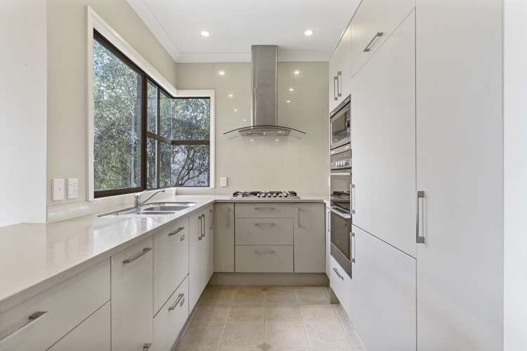 16 Furneaux Way Remuera_6