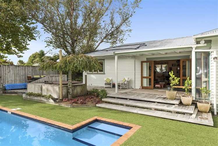 54 Albert Street Hamilton East_1