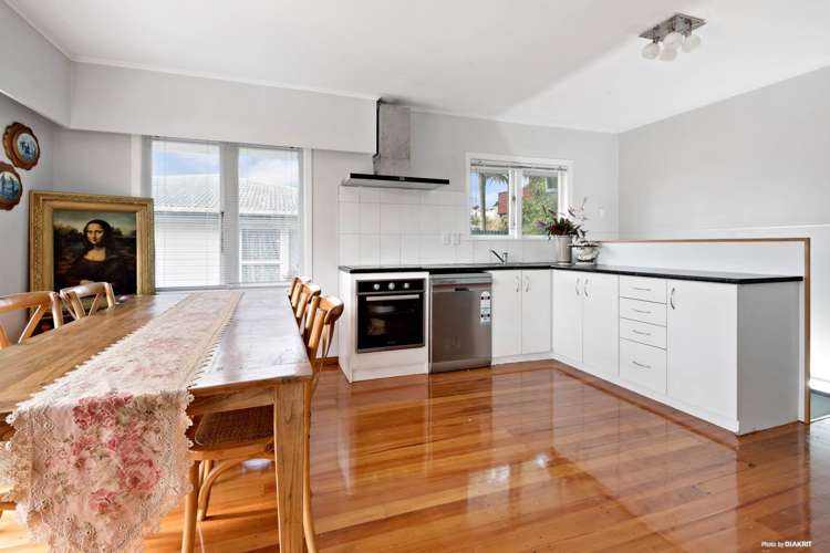 96 Vodanovich Road Te Atatu South_7