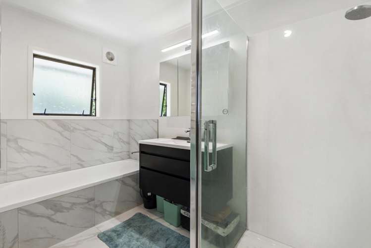 1/4 Tusac Place Totara Vale_11