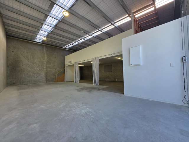 2/7 Lake Bryndwr Lane Burnside_4