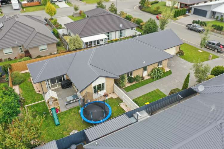 2 Goldrich Grove Netherby_17