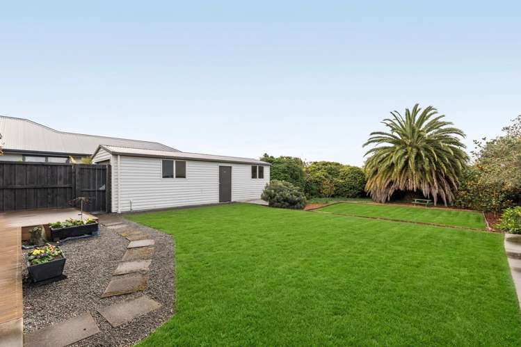 241 Breezes Road Aranui_17