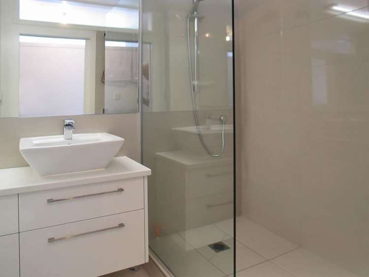 3/2 Oriental Terrace Mount Victoria_8