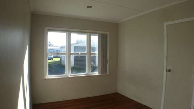 3 Earlsworth Road Mangere East_4