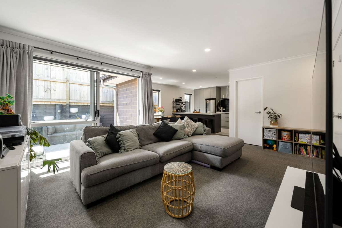 2/36 Ladeira Place_3