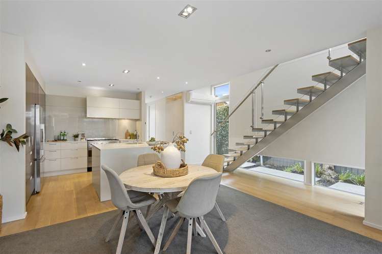 70 Office Road Merivale_5