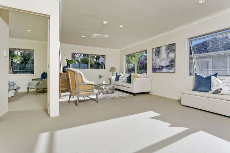 2/11 Camelot Place Glenfield_9