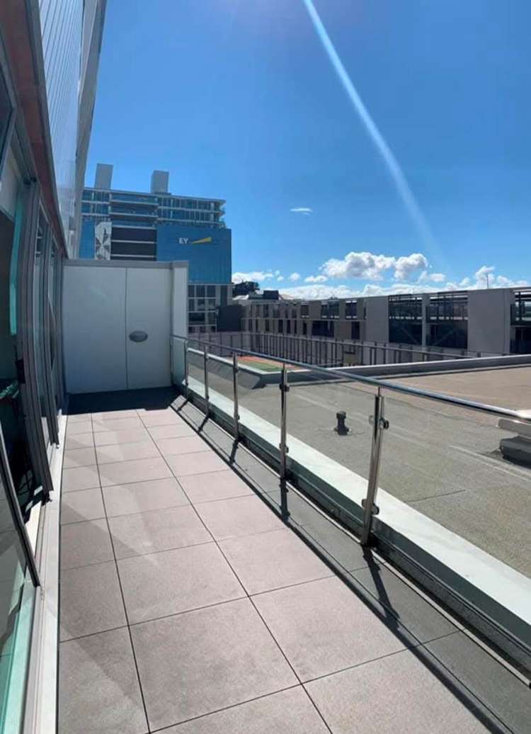 510/2 Beach Road_2