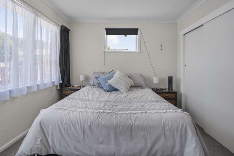 6 Manutuke Street Wainuiomata_11