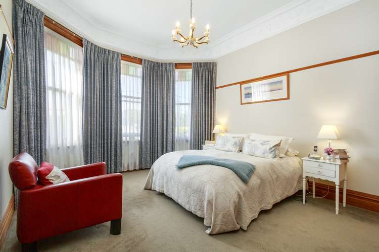 18 Whites Line West Woburn_12