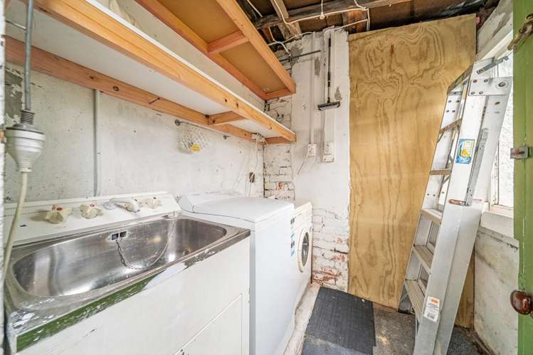 47 Riddlers Crescent Petone_11