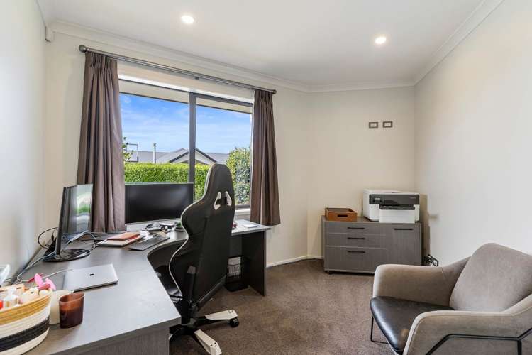 1 Coach Road Kingseat_22