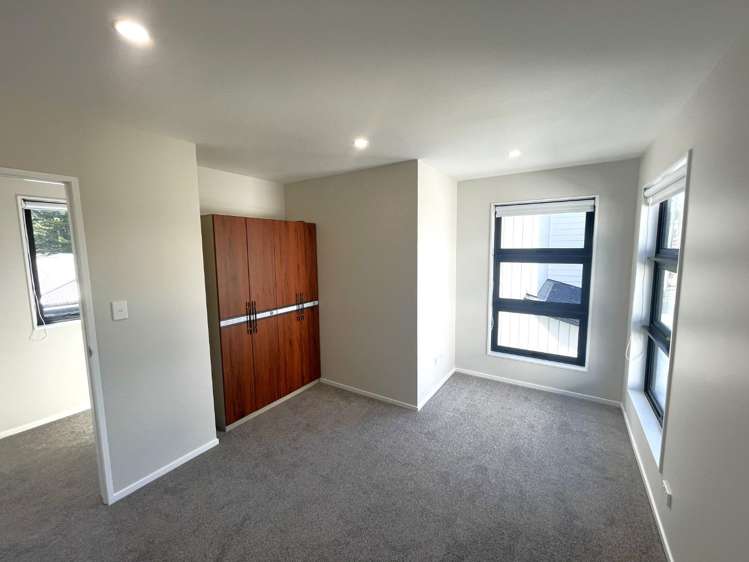 D/54 Royal View Road Te Atatu South_9