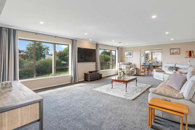 66 Saint Annes Crescent Wattle Downs_10