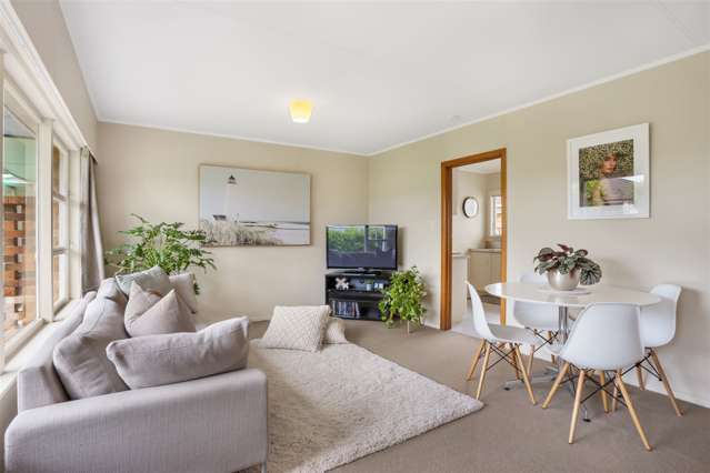 2/1 Ocean View Road Hillcrest_2