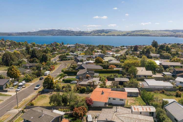 14 Titoki Avenue Waipahihi_24