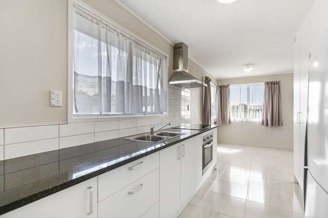 7 Almay Place Clover Park_1