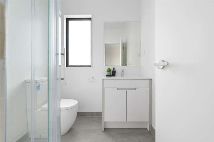 2/137 Avalon Drive Nawton_7