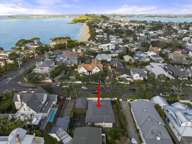 2 Ascot Avenue Narrow Neck_1