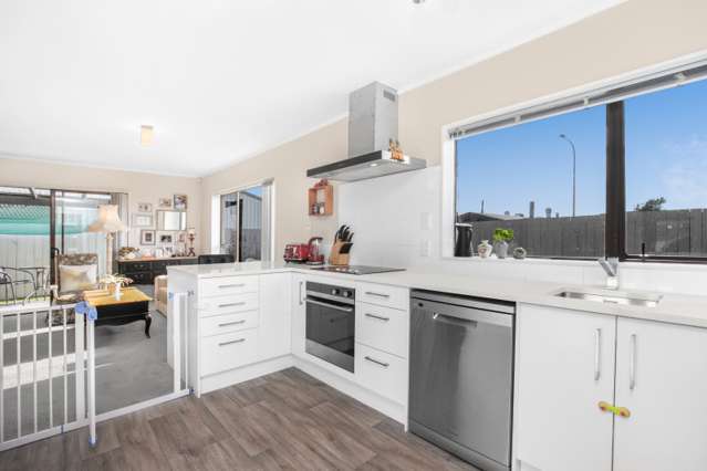 2/58 Challen Close Conifer Grove_2