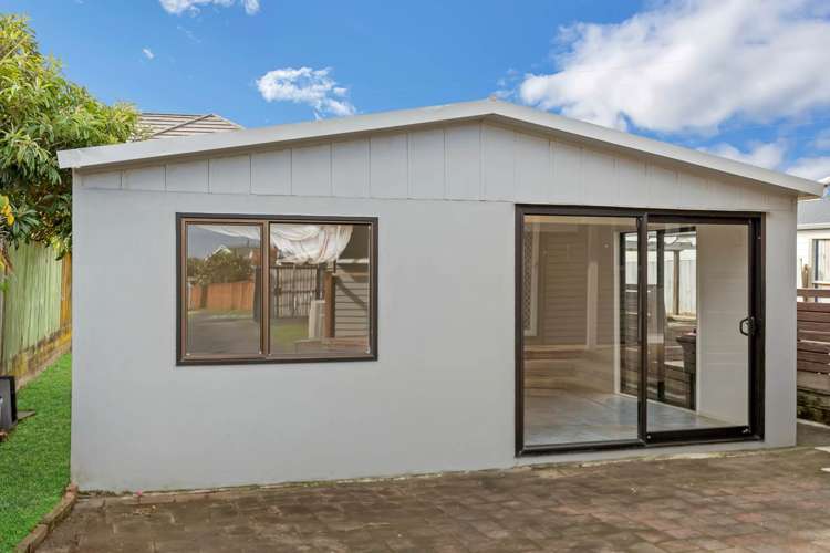 54 Edgewater Drive Pakuranga_16