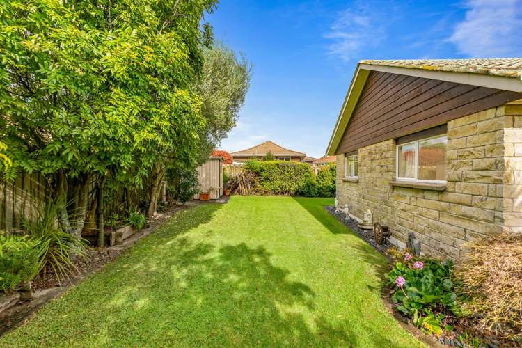 41 Headcorn Place Botany Downs_19