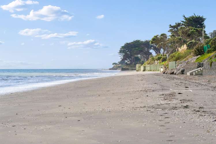 19 Groves Road Raumati Beach_16