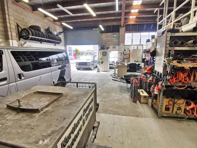 A2/19 Foundry Road Silverdale - Rodney_3