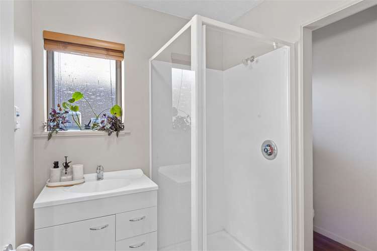 28 Yellowstone Crescent Burwood_21