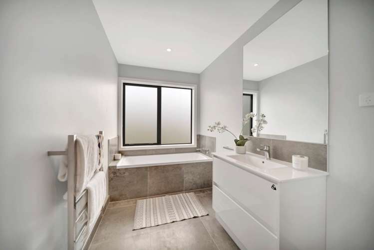 37 Paretaiuru Crescent Papakura_14